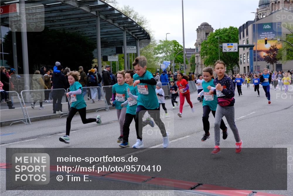 25.04.2026 - Das Zehntel Tim E. http://msf.ph/oto/9570410 25.04.2026 09:01:59 Ziel 1232, 1337, 1478, 1716, 1805, 1813, 1827, 1945, 2127, 2135, 2457, 2518, 2595, 2600, 2665, 2736, 2834, 2949, 3017, 3153, 3286, 3310, 3399, 3434, 3435, 3633, 3638, 3639, 3643, 3645, 3647, 3649, 3650, 3774, 3909, 3941, 3981, 3982 meine-sportfotos.de