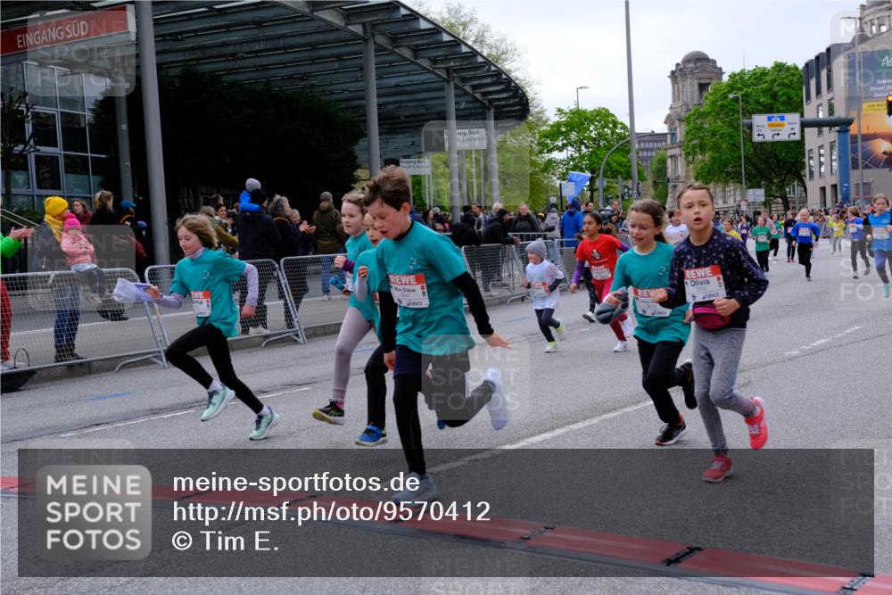 25.04.2026 - Das Zehntel Tim E. http://msf.ph/oto/9570412 25.04.2026 09:01:59 Ziel 1232, 1337, 1478, 1716, 1805, 1813, 1827, 1945, 2127, 2135, 2457, 2518, 2595, 2600, 2665, 2736, 2834, 2949, 3017, 3153, 3286, 3310, 3399, 3434, 3435, 3633, 3638, 3639, 3643, 3645, 3647, 3649, 3650, 3774, 3909, 3941, 3981, 3982 meine-sportfotos.de