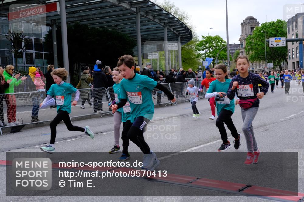 25.04.2026 - Das Zehntel Tim E. http://msf.ph/oto/9570413 25.04.2026 09:02:00 Ziel 1002, 1009, 1232, 1337, 1478, 1716, 1805, 1827, 1945, 2127, 2135, 2595, 2600, 2665, 2736, 2834, 2949, 3017, 3153, 3286, 3310, 3396, 3399, 3434, 3435, 3633, 3638, 3639, 3643, 3645, 3647, 3649, 3650, 3774, 3909, 3941, 3981, 3982 meine-sportfotos.de