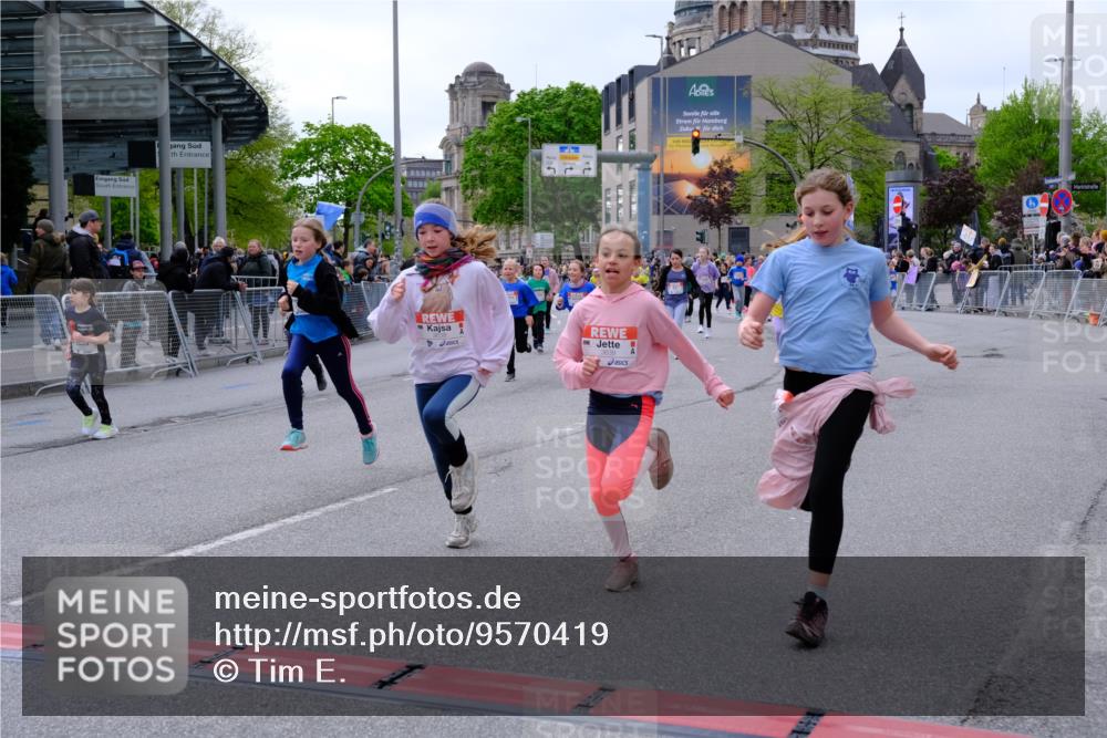 25.04.2026 - Das Zehntel Tim E. http://msf.ph/oto/9570419 25.04.2026 09:02:01 Ziel 1002, 1009, 1232, 1337, 1478, 1716, 1805, 1827, 1945, 2127, 2135, 2595, 2600, 2665, 2701, 2736, 2834, 2949, 3017, 3153, 3286, 3310, 3396, 3399, 3434, 3435, 3550, 3633, 3638, 3639, 3643, 3645, 3647, 3649, 3650, 3774, 3909, 3981, 3982 meine-sportfotos.de