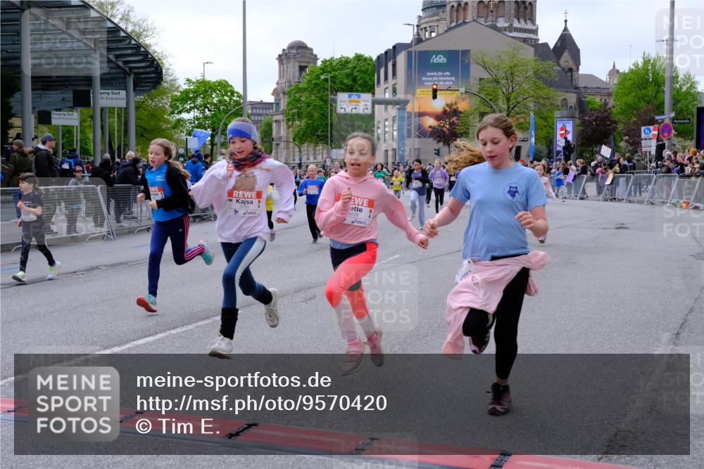 25.04.2026 - Das Zehntel Tim E. http://msf.ph/oto/9570420 25.04.2026 09:02:01 Ziel 1002, 1009, 1232, 1337, 1478, 1716, 1805, 1827, 1945, 2127, 2135, 2595, 2600, 2665, 2701, 2736, 2834, 2949, 3017, 3153, 3286, 3310, 3396, 3399, 3434, 3435, 3550, 3633, 3638, 3639, 3643, 3645, 3647, 3649, 3650, 3774, 3909, 3981, 3982 meine-sportfotos.de