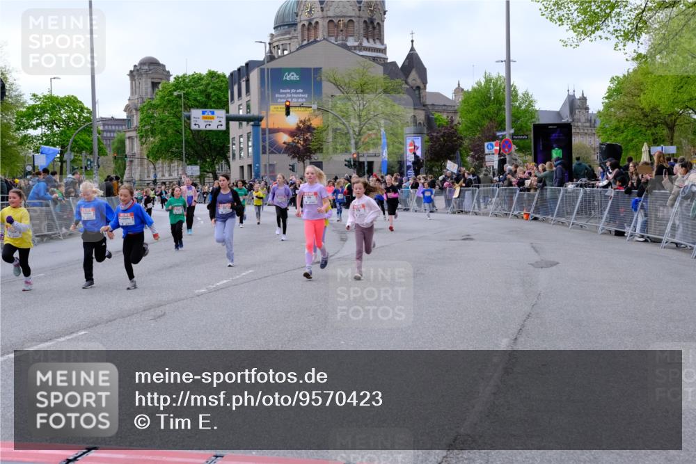 25.04.2026 - Das Zehntel Tim E. http://msf.ph/oto/9570423 25.04.2026 09:02:03 Ziel 1002, 1009, 1337, 1478, 1716, 1805, 1827, 1945, 2127, 2135, 2220, 2227, 2402, 2665, 2701, 2736, 2834, 2949, 3017, 3153, 3286, 3396, 3399, 3425, 3434, 3435, 3550, 3633, 3638, 3639, 3643, 3645, 3647, 3649, 3650, 3909 meine-sportfotos.de
