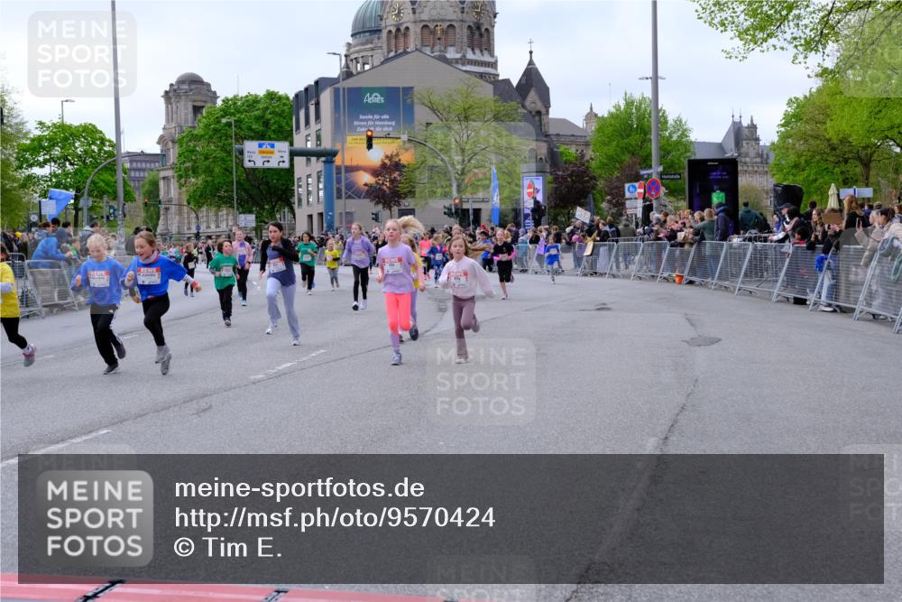 25.04.2026 - Das Zehntel Tim E. http://msf.ph/oto/9570424 25.04.2026 09:02:03 Ziel 1002, 1009, 1337, 1478, 1716, 1805, 1827, 1945, 2127, 2135, 2220, 2227, 2402, 2665, 2701, 2736, 2834, 2949, 3017, 3153, 3286, 3396, 3399, 3425, 3434, 3435, 3550, 3633, 3638, 3639, 3643, 3645, 3647, 3649, 3650, 3909 meine-sportfotos.de