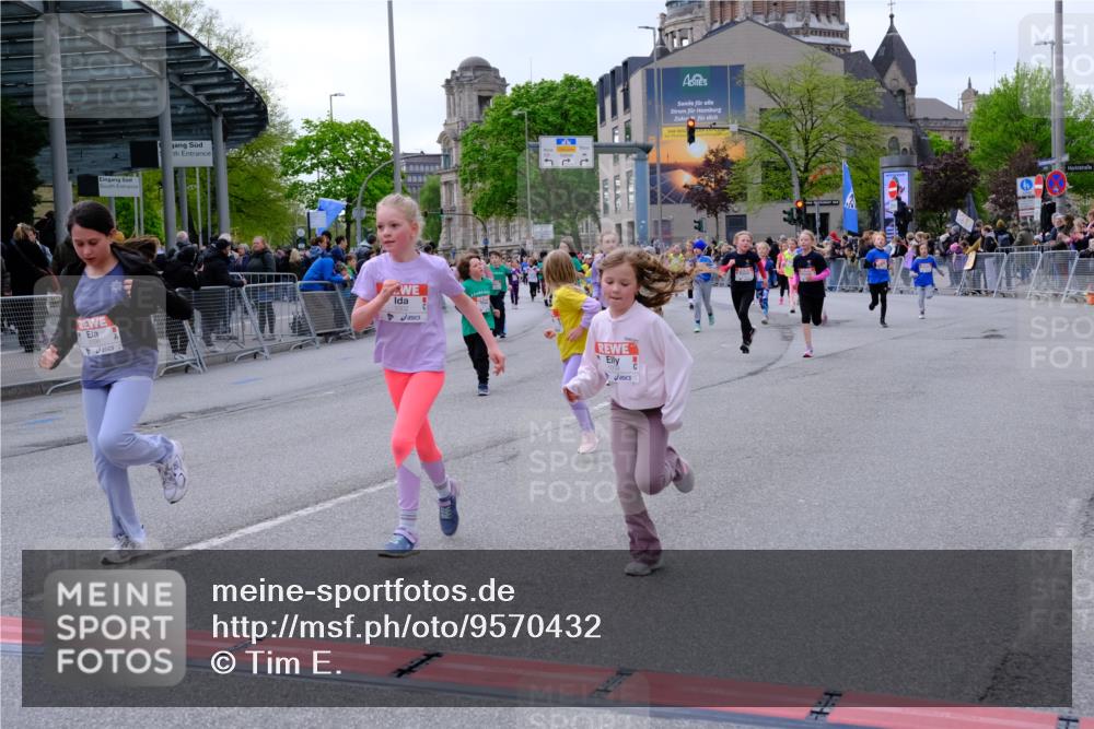 25.04.2026 - Das Zehntel Tim E. http://msf.ph/oto/9570432 25.04.2026 09:02:05 Ziel 1002, 1009, 1478, 1603, 1620, 1716, 1805, 1827, 1945, 2116, 2121, 2127, 2135, 2220, 2227, 2402, 2504, 2516, 2665, 2701, 2736, 2949, 3017, 3127, 3153, 3396, 3399, 3425, 3550, 3633, 3638, 3639, 3643, 3645, 3647, 3649, 3650, 3871, 3909 meine-sportfotos.de