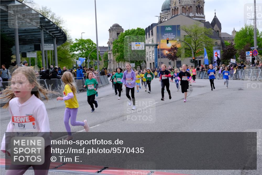25.04.2026 - Das Zehntel Tim E. http://msf.ph/oto/9570435 25.04.2026 09:02:06 Ziel 1002, 1009, 1478, 1603, 1620, 1716, 1805, 1827, 1945, 2116, 2121, 2123, 2127, 2135, 2220, 2227, 2402, 2504, 2516, 2665, 2701, 2702, 2704, 2736, 2949, 3127, 3396, 3399, 3425, 3550, 3633, 3638, 3639, 3643, 3645, 3647, 3649, 3650, 3871, 3909 meine-sportfotos.de