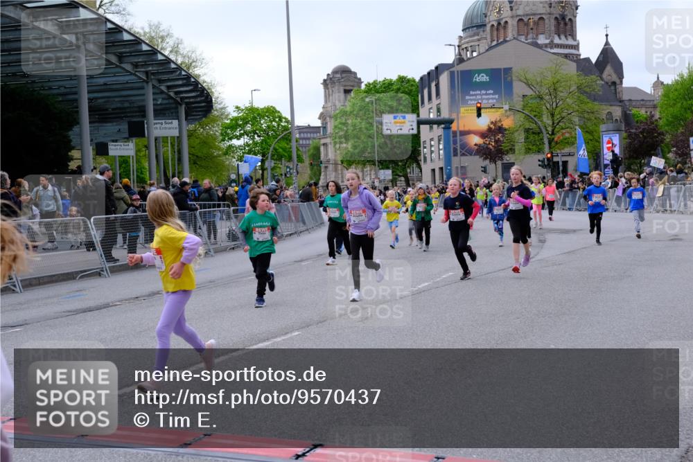 25.04.2026 - Das Zehntel Tim E. http://msf.ph/oto/9570437 25.04.2026 09:02:06 Ziel 1002, 1009, 1478, 1603, 1620, 1716, 1805, 1827, 1945, 2116, 2121, 2123, 2127, 2135, 2220, 2227, 2402, 2504, 2516, 2665, 2701, 2702, 2704, 2736, 2949, 3127, 3396, 3399, 3425, 3550, 3633, 3638, 3639, 3643, 3645, 3647, 3649, 3650, 3871, 3909 meine-sportfotos.de