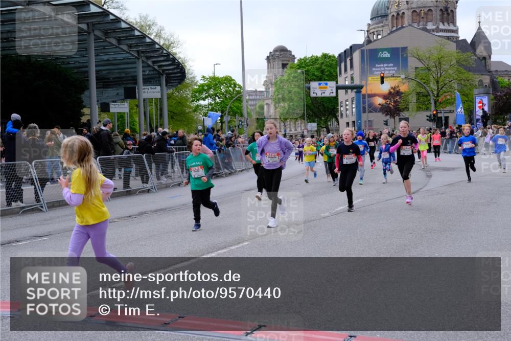 25.04.2026 - Das Zehntel Tim E. http://msf.ph/oto/9570440 25.04.2026 09:02:06 Ziel 1002, 1009, 1478, 1603, 1620, 1716, 1805, 1827, 1945, 2116, 2121, 2123, 2127, 2135, 2220, 2227, 2402, 2504, 2516, 2665, 2701, 2702, 2704, 2736, 2949, 3127, 3396, 3399, 3425, 3550, 3633, 3638, 3639, 3643, 3645, 3647, 3649, 3650, 3871, 3909 meine-sportfotos.de