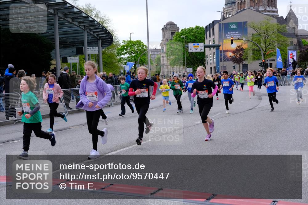 25.04.2026 - Das Zehntel Tim E. http://msf.ph/oto/9570447 25.04.2026 09:02:07 Ziel 1002, 1009, 1603, 1620, 1827, 1945, 2116, 2121, 2123, 2127, 2135, 2220, 2227, 2340, 2402, 2504, 2516, 2665, 2701, 2702, 2704, 2736, 3127, 3396, 3399, 3425, 3550, 3633, 3638, 3639, 3643, 3645, 3647, 3649, 3650, 3871, 3909, 4021 meine-sportfotos.de