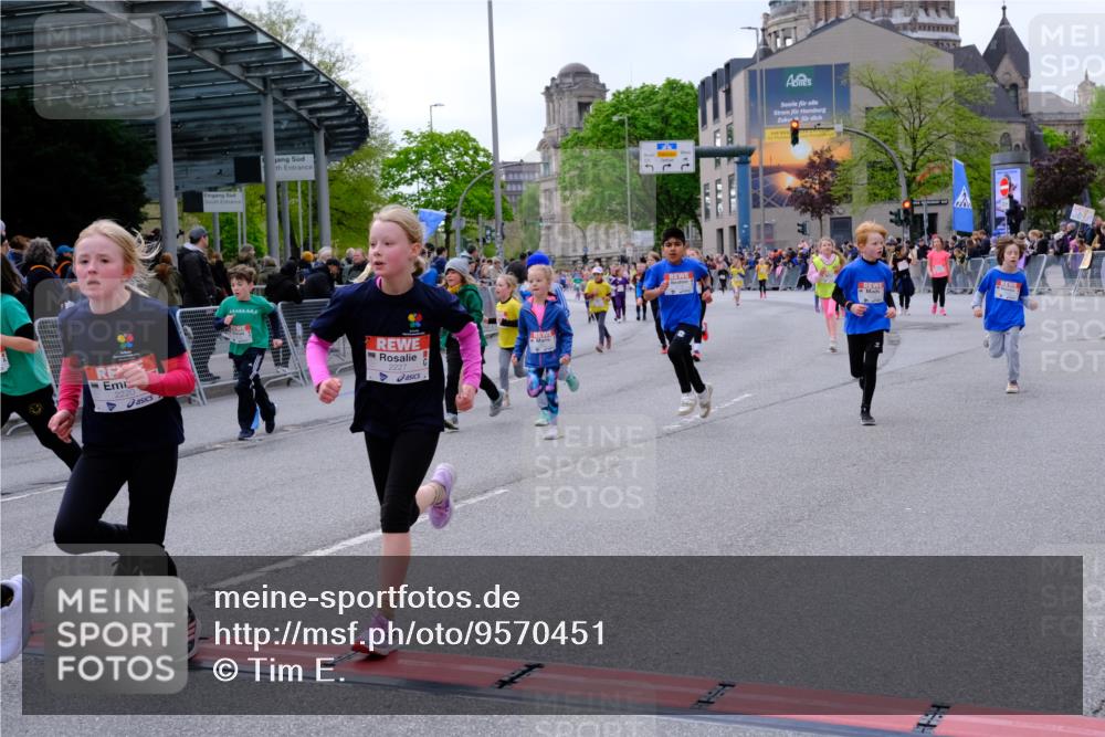 25.04.2026 - Das Zehntel Tim E. http://msf.ph/oto/9570451 25.04.2026 09:02:08 Ziel 1002, 1009, 1603, 1620, 1827, 1945, 2116, 2121, 2123, 2127, 2135, 2220, 2227, 2340, 2402, 2504, 2516, 2665, 2701, 2702, 2704, 2713, 2736, 3127, 3396, 3399, 3425, 3550, 3633, 3638, 3639, 3871, 4021 meine-sportfotos.de