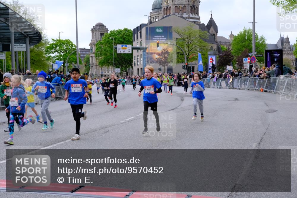 25.04.2026 - Das Zehntel Tim E. http://msf.ph/oto/9570452 25.04.2026 09:02:09 Ziel 1002, 1009, 1603, 1620, 1827, 1945, 2116, 2121, 2123, 2127, 2135, 2220, 2227, 2340, 2402, 2504, 2516, 2701, 2702, 2704, 2713, 2736, 3127, 3144, 3396, 3399, 3425, 3550, 3633, 3638, 3639, 3871, 4021 meine-sportfotos.de