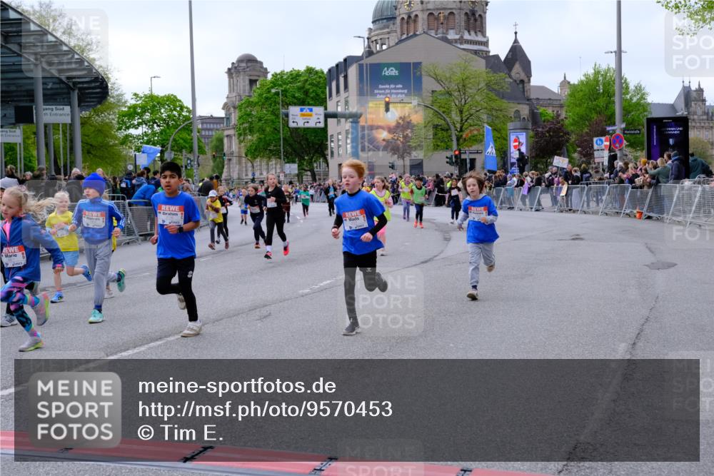 25.04.2026 - Das Zehntel Tim E. http://msf.ph/oto/9570453 25.04.2026 09:02:09 Ziel 1002, 1009, 1603, 1620, 1827, 1945, 2116, 2121, 2123, 2127, 2135, 2220, 2227, 2340, 2402, 2504, 2516, 2701, 2702, 2704, 2713, 2736, 3127, 3144, 3396, 3399, 3425, 3550, 3633, 3638, 3639, 3871, 4021 meine-sportfotos.de