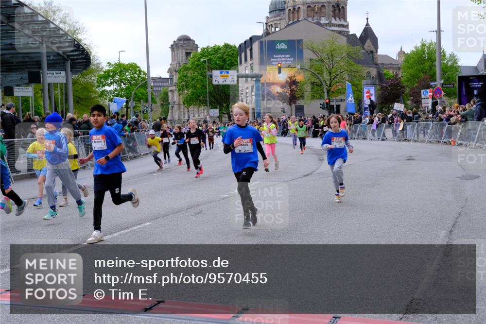 25.04.2026 - Das Zehntel Tim E. http://msf.ph/oto/9570455 25.04.2026 09:02:09 Ziel 1002, 1009, 1603, 1620, 1827, 1945, 2116, 2121, 2123, 2127, 2135, 2220, 2227, 2340, 2402, 2504, 2516, 2701, 2702, 2704, 2713, 2736, 3127, 3144, 3396, 3399, 3425, 3550, 3633, 3638, 3639, 3871, 4021 meine-sportfotos.de