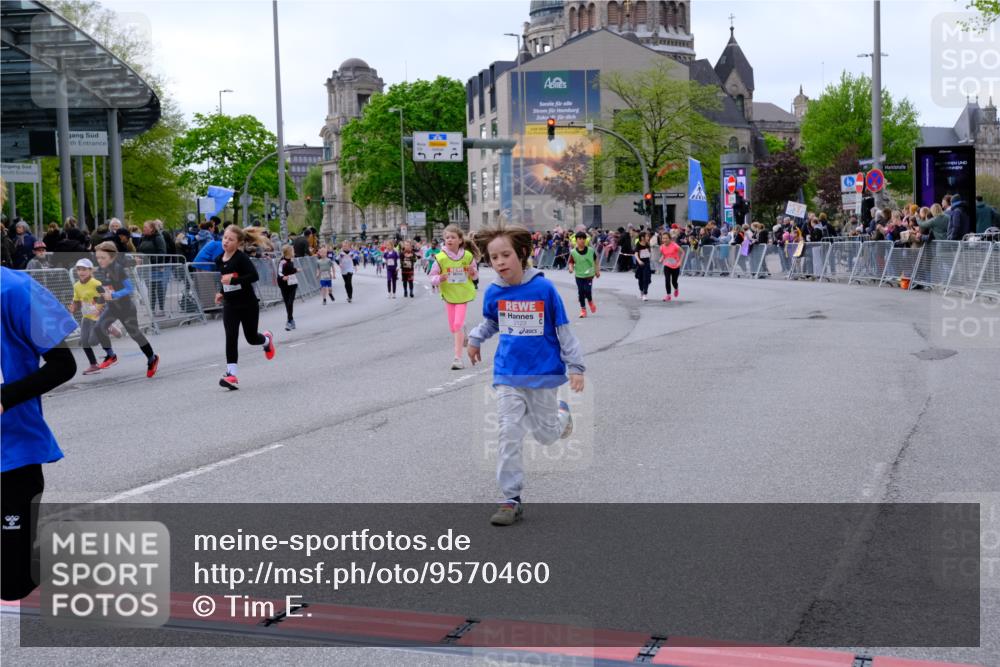 25.04.2026 - Das Zehntel Tim E. http://msf.ph/oto/9570460 25.04.2026 09:02:10 Ziel 1002, 1009, 1603, 1620, 1827, 2116, 2121, 2123, 2127, 2135, 2220, 2227, 2340, 2402, 2504, 2516, 2701, 2702, 2704, 2713, 2736, 3127, 3144, 3396, 3425, 3550, 3871, 4021 meine-sportfotos.de