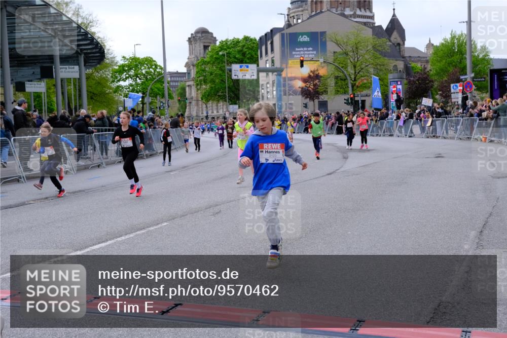 25.04.2026 - Das Zehntel Tim E. http://msf.ph/oto/9570462 25.04.2026 09:02:11 Ziel 1002, 1009, 1603, 1620, 1827, 2116, 2121, 2123, 2127, 2135, 2220, 2227, 2281, 2340, 2402, 2504, 2516, 2701, 2702, 2704, 2713, 2736, 3127, 3144, 3293, 3396, 3425, 3550, 3871, 4021 meine-sportfotos.de