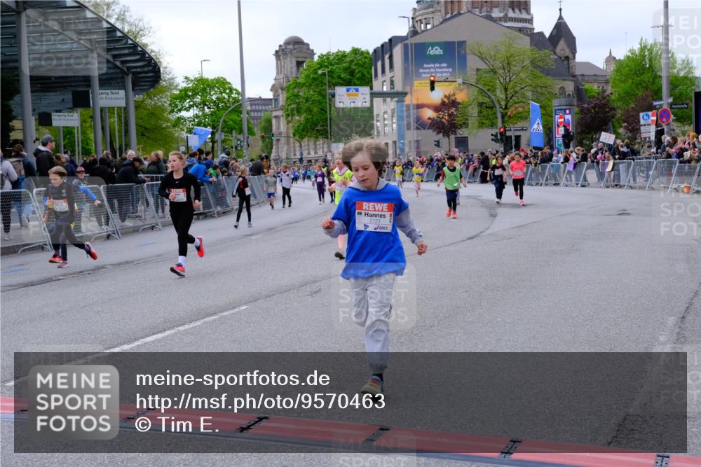25.04.2026 - Das Zehntel Tim E. http://msf.ph/oto/9570463 25.04.2026 09:02:11 Ziel 1002, 1009, 1603, 1620, 1827, 2116, 2121, 2123, 2127, 2135, 2220, 2227, 2281, 2340, 2402, 2504, 2516, 2701, 2702, 2704, 2713, 2736, 3127, 3144, 3293, 3396, 3425, 3550, 3871, 4021 meine-sportfotos.de