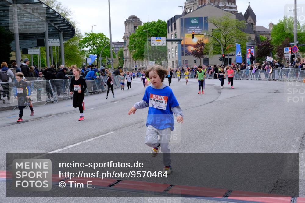 25.04.2026 - Das Zehntel Tim E. http://msf.ph/oto/9570464 25.04.2026 09:02:11 Ziel 1002, 1009, 1603, 1620, 1827, 2116, 2121, 2123, 2127, 2135, 2220, 2227, 2281, 2340, 2402, 2504, 2516, 2701, 2702, 2704, 2713, 2736, 3127, 3144, 3293, 3396, 3425, 3550, 3871, 4021 meine-sportfotos.de