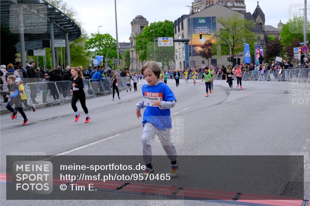 25.04.2026 - Das Zehntel Tim E. http://msf.ph/oto/9570465 25.04.2026 09:02:11 Ziel 1002, 1009, 1603, 1620, 1827, 2116, 2121, 2123, 2127, 2135, 2220, 2227, 2281, 2340, 2402, 2504, 2516, 2701, 2702, 2704, 2713, 2736, 3127, 3144, 3293, 3396, 3425, 3550, 3871, 4021 meine-sportfotos.de