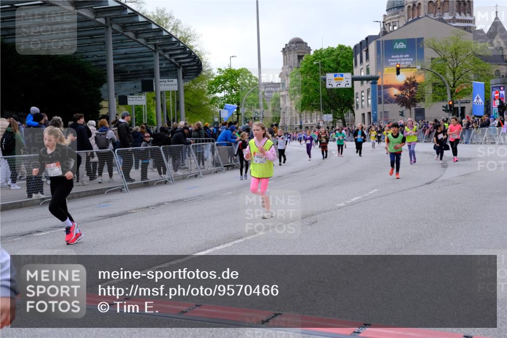 25.04.2026 - Das Zehntel Tim E. http://msf.ph/oto/9570466 25.04.2026 09:02:12 Ziel 1002, 1009, 1603, 1620, 2116, 2121, 2123, 2220, 2227, 2281, 2283, 2340, 2402, 2504, 2516, 2701, 2702, 2704, 2713, 3127, 3144, 3213, 3293, 3396, 3425, 3550, 3871, 4021 meine-sportfotos.de