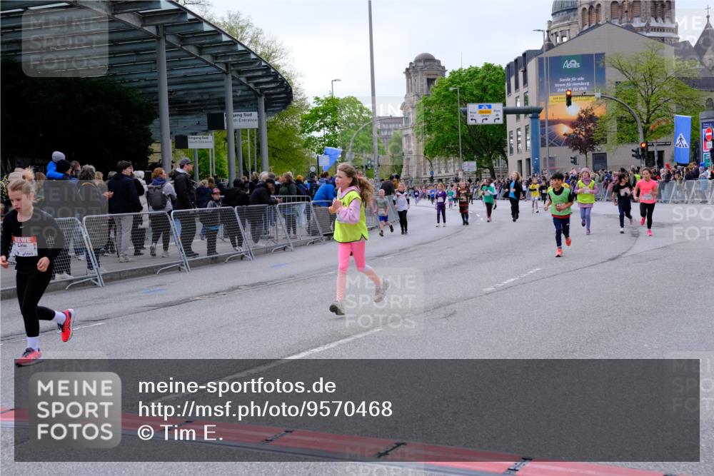 25.04.2026 - Das Zehntel Tim E. http://msf.ph/oto/9570468 25.04.2026 09:02:12 Ziel 1002, 1009, 1603, 1620, 2116, 2121, 2123, 2220, 2227, 2281, 2283, 2340, 2402, 2504, 2516, 2701, 2702, 2704, 2713, 3127, 3144, 3213, 3293, 3396, 3425, 3550, 3871, 4021 meine-sportfotos.de