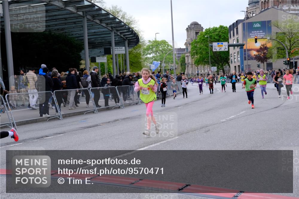 25.04.2026 - Das Zehntel Tim E. http://msf.ph/oto/9570471 25.04.2026 09:02:12 Ziel 1002, 1009, 1603, 1620, 2116, 2121, 2123, 2220, 2227, 2281, 2283, 2340, 2402, 2504, 2516, 2701, 2702, 2704, 2713, 3127, 3144, 3213, 3293, 3396, 3425, 3550, 3871, 4021 meine-sportfotos.de
