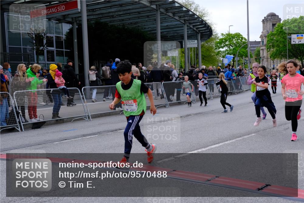 25.04.2026 - Das Zehntel Tim E. http://msf.ph/oto/9570488 25.04.2026 09:02:16 Ziel 1603, 1620, 1749, 1750, 2116, 2121, 2123, 2281, 2283, 2340, 2504, 2516, 2702, 2704, 2713, 3127, 3144, 3213, 3293, 3656, 3854, 3871, 4021 meine-sportfotos.de
