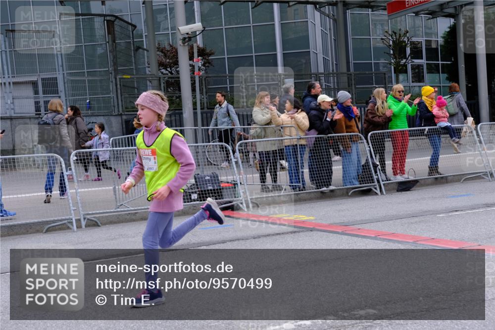 25.04.2026 - Das Zehntel Tim E. http://msf.ph/oto/9570499 25.04.2026 09:02:18 Ziel 1749, 1750, 2123, 2281, 2283, 2340, 2454, 2690, 2702, 2704, 2713, 3144, 3213, 3293, 3656, 3854, 4021 meine-sportfotos.de