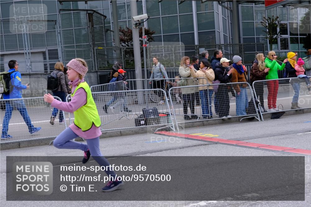 25.04.2026 - Das Zehntel Tim E. http://msf.ph/oto/9570500 25.04.2026 09:02:18 Ziel 1749, 1750, 2123, 2281, 2283, 2340, 2454, 2690, 2702, 2704, 2713, 3144, 3213, 3293, 3656, 3854, 4021 meine-sportfotos.de