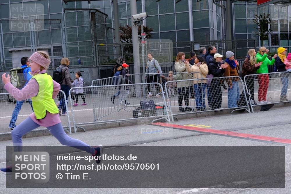 25.04.2026 - Das Zehntel Tim E. http://msf.ph/oto/9570501 25.04.2026 09:02:18 Ziel 1749, 1750, 2123, 2281, 2283, 2340, 2454, 2690, 2702, 2704, 2713, 3144, 3213, 3293, 3656, 3854, 4021 meine-sportfotos.de