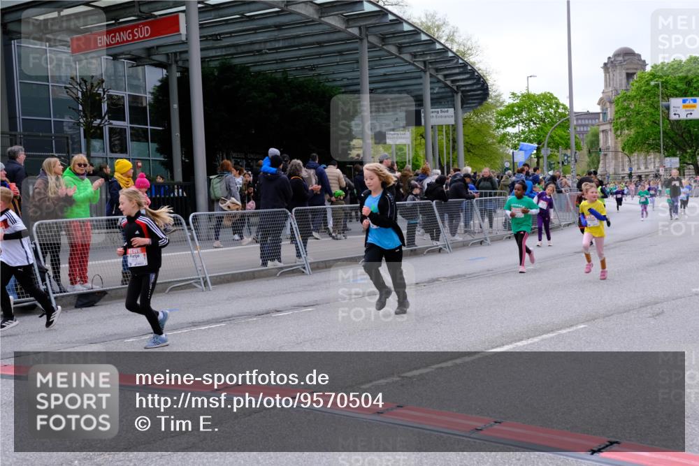 25.04.2026 - Das Zehntel Tim E. http://msf.ph/oto/9570504 25.04.2026 09:02:19 Ziel 1749, 1750, 2281, 2283, 2340, 2454, 2690, 2705, 2707, 2713, 3144, 3213, 3293, 3656, 3854, 4021 meine-sportfotos.de