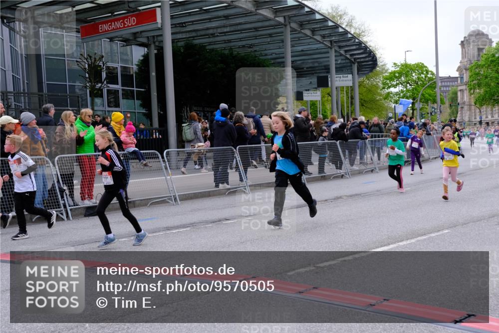 25.04.2026 - Das Zehntel Tim E. http://msf.ph/oto/9570505 25.04.2026 09:02:19 Ziel 1749, 1750, 2281, 2283, 2340, 2454, 2690, 2705, 2707, 2713, 3144, 3213, 3293, 3656, 3854, 4021 meine-sportfotos.de