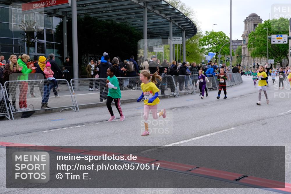 25.04.2026 - Das Zehntel Tim E. http://msf.ph/oto/9570517 25.04.2026 09:02:21 Ziel 1110, 1749, 1750, 2281, 2283, 2454, 2690, 2705, 2707, 3144, 3213, 3293, 3656, 3854 meine-sportfotos.de