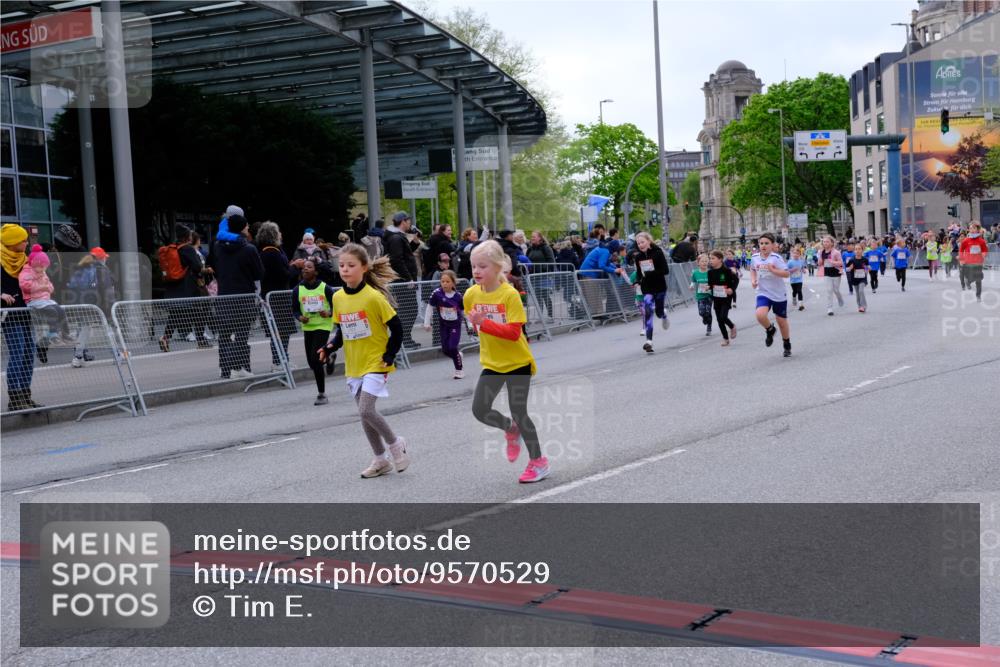 25.04.2026 - Das Zehntel Tim E. http://msf.ph/oto/9570529 25.04.2026 09:02:24 Ziel 1110, 1667, 1749, 1750, 2283, 2378, 2389, 2454, 2690, 2705, 2707, 3213, 3656, 3662, 3663, 3850, 3851, 3854 meine-sportfotos.de