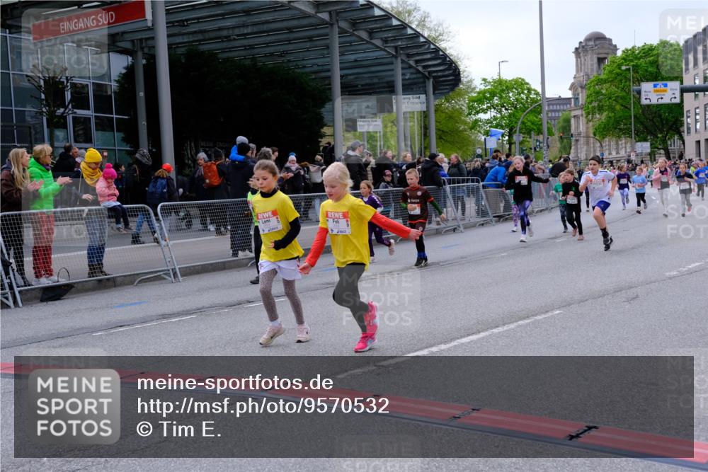 25.04.2026 - Das Zehntel Tim E. http://msf.ph/oto/9570532 25.04.2026 09:02:24 Ziel 1110, 1667, 1749, 1750, 2283, 2378, 2389, 2454, 2690, 2705, 2707, 3213, 3656, 3662, 3663, 3850, 3851, 3854 meine-sportfotos.de
