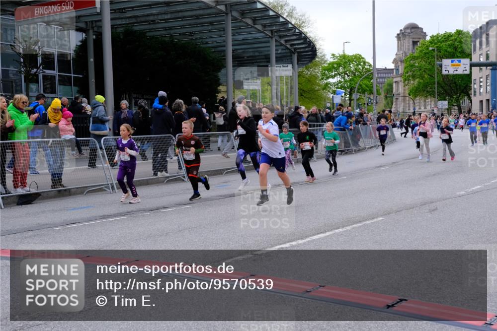 25.04.2026 - Das Zehntel Tim E. http://msf.ph/oto/9570539 25.04.2026 09:02:26 Ziel 1110, 1449, 1667, 1749, 1750, 2378, 2389, 2454, 2690, 2705, 2707, 3011, 3023, 3485, 3500, 3656, 3662, 3663, 3850, 3851, 3854 meine-sportfotos.de