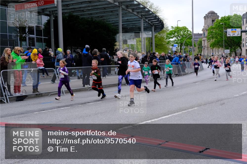 25.04.2026 - Das Zehntel Tim E. http://msf.ph/oto/9570540 25.04.2026 09:02:26 Ziel 1110, 1449, 1667, 1749, 1750, 2378, 2389, 2454, 2690, 2705, 2707, 3011, 3023, 3485, 3500, 3656, 3662, 3663, 3850, 3851, 3854 meine-sportfotos.de