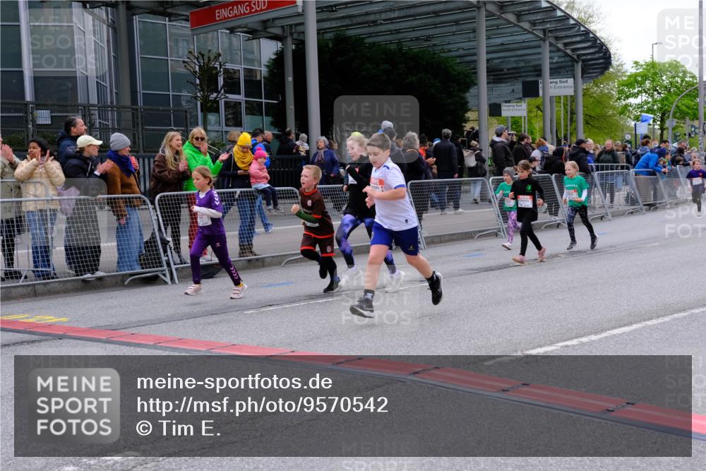 25.04.2026 - Das Zehntel Tim E. http://msf.ph/oto/9570542 25.04.2026 09:02:26 Ziel 1110, 1449, 1667, 1749, 1750, 2378, 2389, 2454, 2690, 2705, 2707, 3011, 3023, 3485, 3500, 3656, 3662, 3663, 3850, 3851, 3854 meine-sportfotos.de