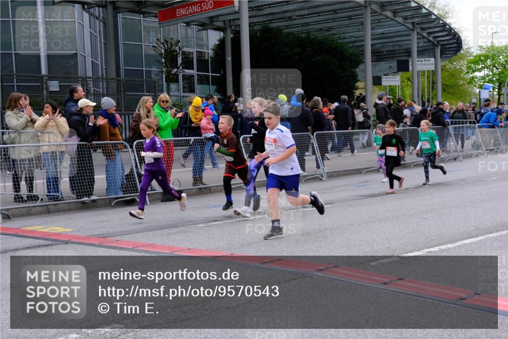 25.04.2026 - Das Zehntel Tim E. http://msf.ph/oto/9570543 25.04.2026 09:02:26 Ziel 1110, 1449, 1667, 1749, 1750, 2378, 2389, 2454, 2690, 2705, 2707, 3011, 3023, 3485, 3500, 3656, 3662, 3663, 3850, 3851, 3854 meine-sportfotos.de