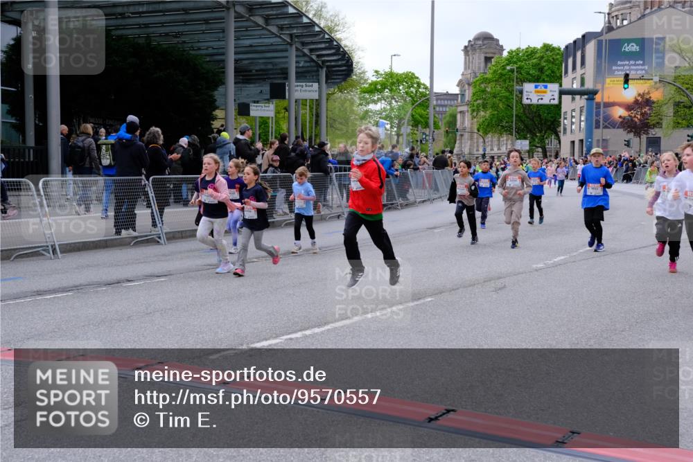25.04.2026 - Das Zehntel Tim E. http://msf.ph/oto/9570557 25.04.2026 09:02:29 Ziel 1110, 1166, 1449, 1667, 1926, 1935, 2133, 2238, 2244, 2378, 2389, 2454, 2690, 2705, 2707, 3011, 3023, 3155, 3485, 3500, 3662, 3663, 3850, 3851 meine-sportfotos.de