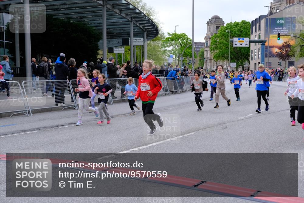 25.04.2026 - Das Zehntel Tim E. http://msf.ph/oto/9570559 25.04.2026 09:02:30 Ziel 1110, 1166, 1449, 1667, 1926, 1935, 2085, 2089, 2090, 2133, 2238, 2244, 2378, 2389, 2454, 2705, 2707, 3011, 3023, 3155, 3485, 3500, 3662, 3663, 3850, 3851 meine-sportfotos.de
