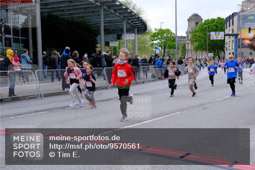 25.04.2026 - Das Zehntel Tim E. http://msf.ph/oto/9570561 25.04.2026 09:02:30 Ziel 1110, 1166, 1449, 1667, 1926, 1935, 2085, 2089, 2090, 2133, 2238, 2244, 2378, 2389, 2454, 2705, 2707, 3011, 3023, 3155, 3485, 3500, 3662, 3663, 3850, 3851 meine-sportfotos.de