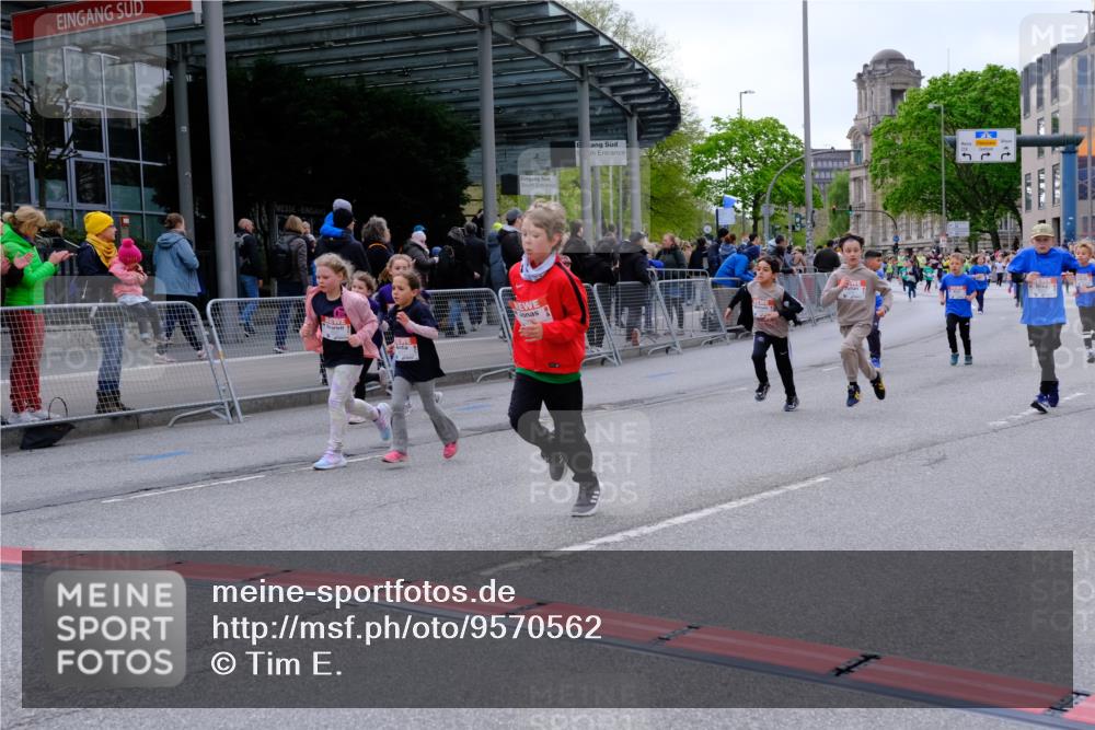 25.04.2026 - Das Zehntel Tim E. http://msf.ph/oto/9570562 25.04.2026 09:02:30 Ziel 1110, 1166, 1449, 1667, 1926, 1935, 2085, 2089, 2090, 2133, 2238, 2244, 2378, 2389, 2454, 2705, 2707, 3011, 3023, 3155, 3485, 3500, 3662, 3663, 3850, 3851 meine-sportfotos.de