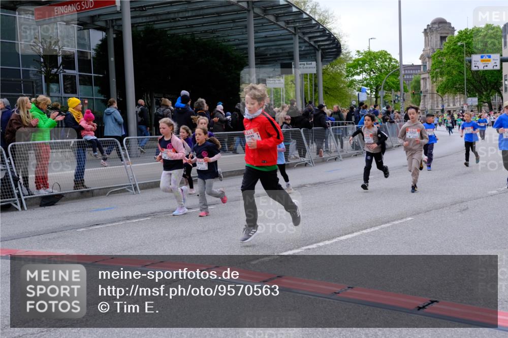25.04.2026 - Das Zehntel Tim E. http://msf.ph/oto/9570563 25.04.2026 09:02:30 Ziel 1110, 1166, 1449, 1667, 1926, 1935, 2085, 2089, 2090, 2133, 2238, 2244, 2378, 2389, 2454, 2705, 2707, 3011, 3023, 3155, 3485, 3500, 3662, 3663, 3850, 3851 meine-sportfotos.de