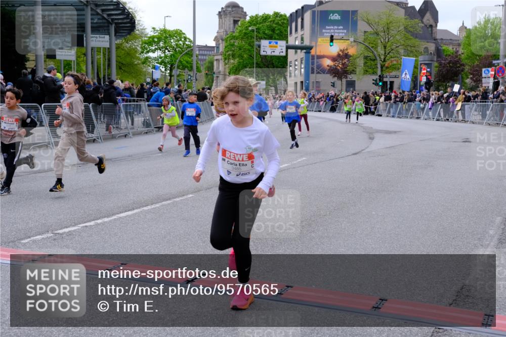25.04.2026 - Das Zehntel Tim E. http://msf.ph/oto/9570565 25.04.2026 09:02:31 Ziel 1110, 1166, 1449, 1667, 1926, 1935, 2085, 2089, 2090, 2133, 2238, 2244, 2378, 2389, 2705, 2707, 3011, 3023, 3155, 3485, 3500, 3662, 3663, 3850, 3851 meine-sportfotos.de