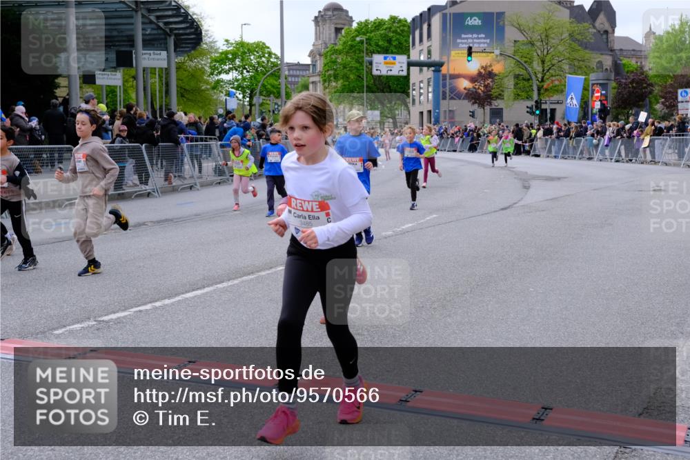 25.04.2026 - Das Zehntel Tim E. http://msf.ph/oto/9570566 25.04.2026 09:02:31 Ziel 1110, 1166, 1449, 1667, 1926, 1935, 2085, 2089, 2090, 2133, 2238, 2244, 2378, 2389, 2705, 2707, 3011, 3023, 3155, 3485, 3500, 3662, 3663, 3850, 3851 meine-sportfotos.de