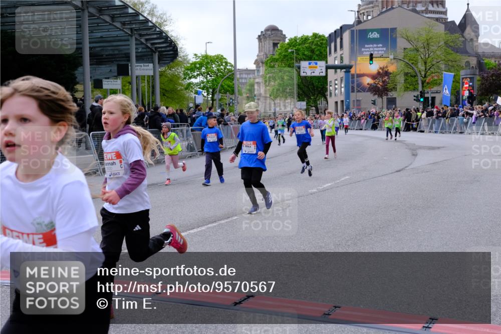 25.04.2026 - Das Zehntel Tim E. http://msf.ph/oto/9570567 25.04.2026 09:02:32 Ziel 1110, 1166, 1449, 1667, 1926, 1935, 2085, 2089, 2090, 2133, 2238, 2244, 2378, 2389, 3011, 3023, 3155, 3165, 3485, 3500, 3662, 3663, 3850, 3851 meine-sportfotos.de