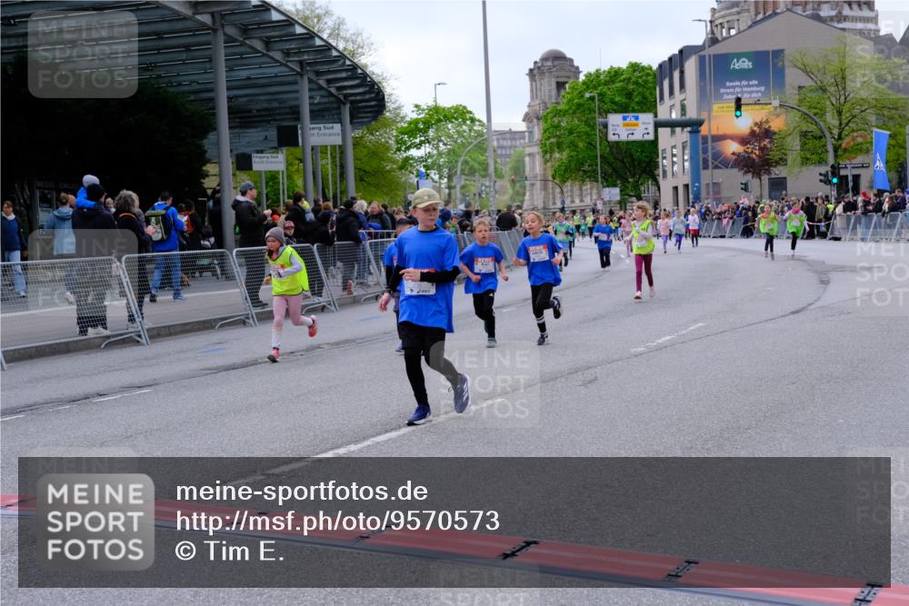 25.04.2026 - Das Zehntel Tim E. http://msf.ph/oto/9570573 25.04.2026 09:02:32 Ziel 1110, 1166, 1449, 1667, 1926, 1935, 2085, 2089, 2090, 2133, 2238, 2244, 2378, 2389, 3011, 3023, 3155, 3165, 3485, 3500, 3662, 3663, 3850, 3851 meine-sportfotos.de