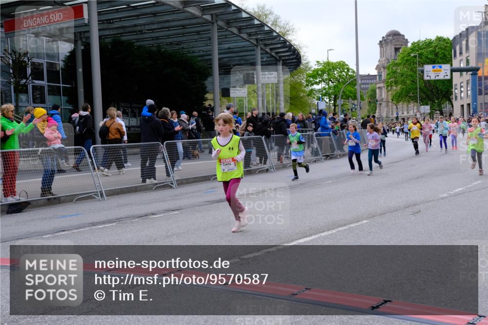 25.04.2026 - Das Zehntel Tim E. http://msf.ph/oto/9570587 25.04.2026 09:02:36 Ziel 1000, 1166, 1345, 1393, 1449, 1667, 1926, 1935, 2085, 2089, 2090, 2133, 2238, 2244, 2378, 2389, 2919, 2922, 3011, 3023, 3155, 3165, 3331, 3485, 3500 meine-sportfotos.de