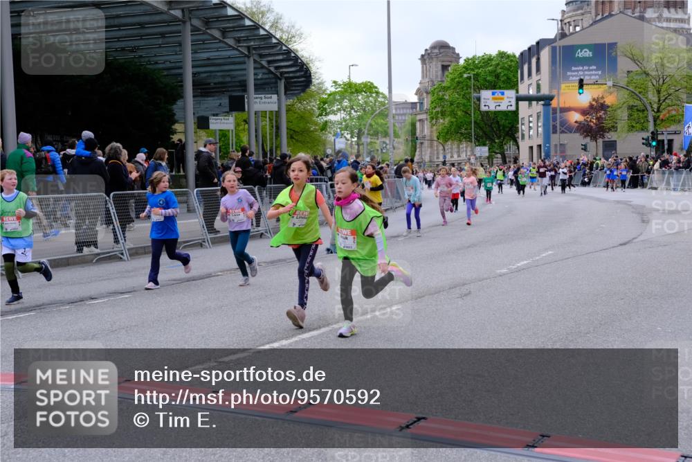 25.04.2026 - Das Zehntel Tim E. http://msf.ph/oto/9570592 25.04.2026 09:02:39 Ziel 1000, 1166, 1345, 1393, 1602, 1621, 1637, 1926, 1935, 2085, 2089, 2090, 2133, 2238, 2244, 2271, 2273, 2919, 2922, 3155, 3165, 3331 meine-sportfotos.de