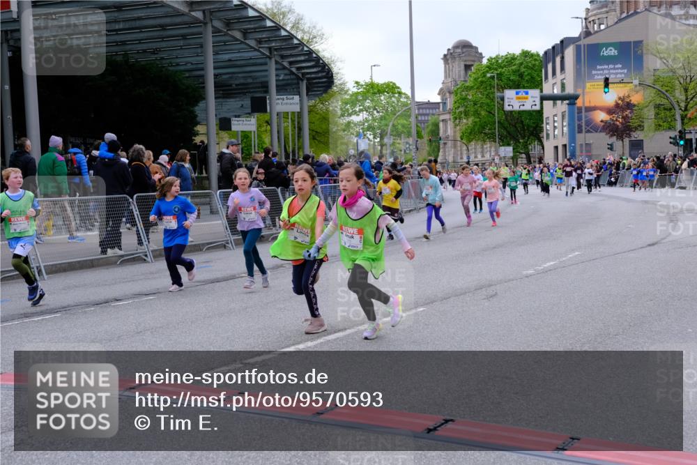 25.04.2026 - Das Zehntel Tim E. http://msf.ph/oto/9570593 25.04.2026 09:02:39 Ziel 1000, 1166, 1345, 1393, 1602, 1621, 1637, 1926, 1935, 2085, 2089, 2090, 2133, 2238, 2244, 2271, 2273, 2919, 2922, 3155, 3165, 3331 meine-sportfotos.de