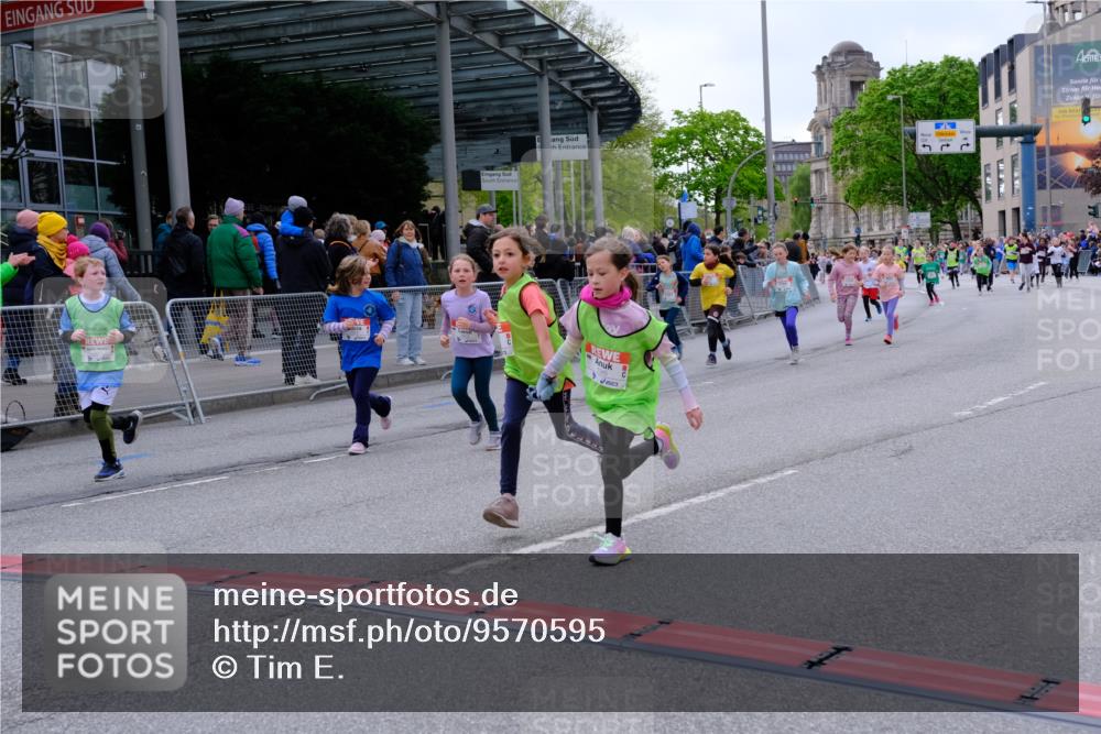 25.04.2026 - Das Zehntel Tim E. http://msf.ph/oto/9570595 25.04.2026 09:02:39 Ziel 1000, 1166, 1345, 1393, 1602, 1621, 1637, 1926, 1935, 2085, 2089, 2090, 2133, 2238, 2244, 2271, 2273, 2919, 2922, 3155, 3165, 3331 meine-sportfotos.de